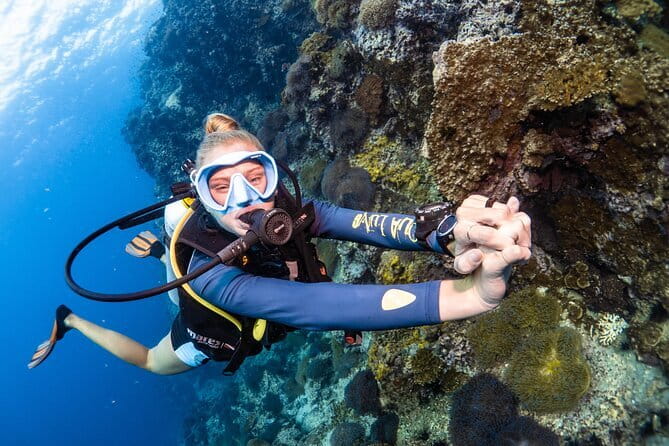 1 Day Discover Scuba Diving Experience in Koh Tao - Lunch with a view before the afternoon sessions