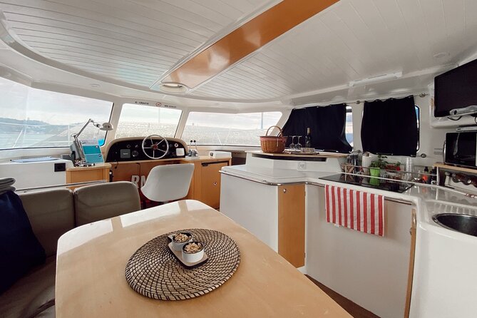 3 Hours Private Tour with Dives in Catamaran in Lisbon - Cruising from Lisbon toward Oeiras