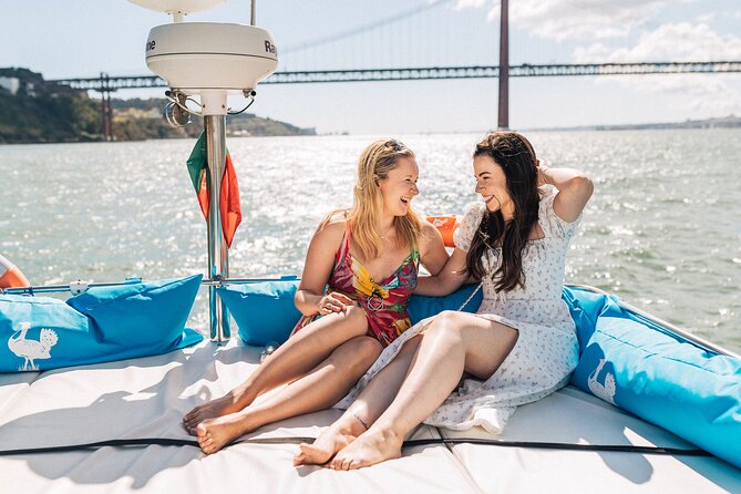 4 Hours Private Tour with Dives in Catamaran in Lisbon - Seeing the Discoveries Monument and Belém Tower from the river