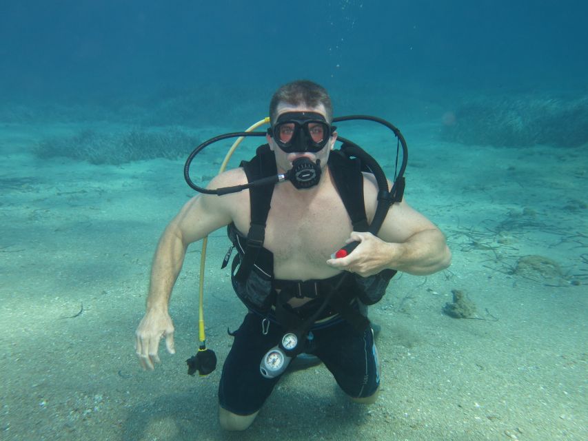 Athens: Private Discover Scuba Diving for Beginners - A calm briefing before you enter the water