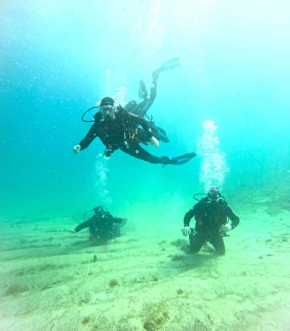 Athens: Try Scuba Diving - Leaving the surface for the underwater world