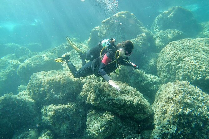 "Baptism of the Sea: Diving on the Island of Elba" - The briefing and equipment setup