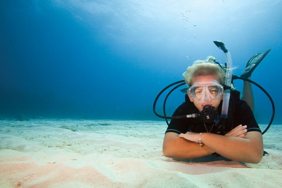 Barcelona: PADI Discover Scuba Diving - Who should book this experience?
