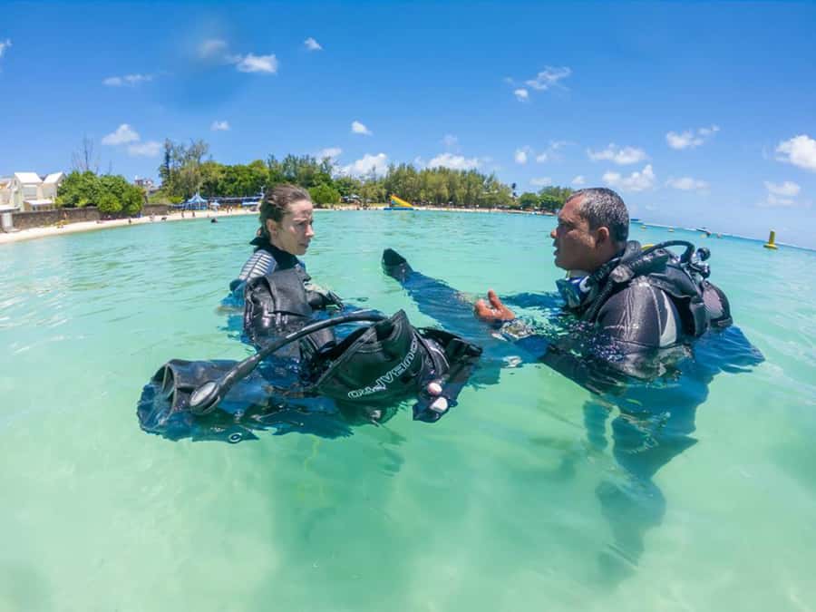 Blue Bay: LEARN TO DIVE TODAY with CORAL DIVING Team - Key points to know before booking