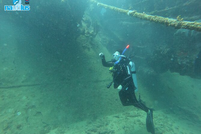 Boat Dive Shipwreck/ Airplanes/ Reef /2 tanks - Who will get the most from this Aruba excursion?