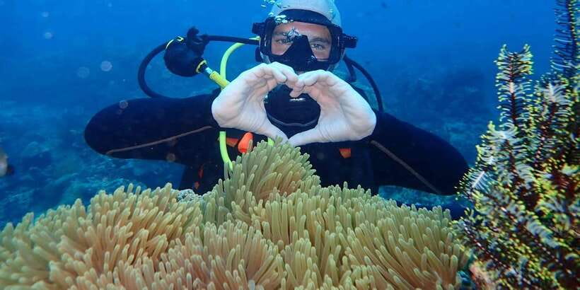 Boracay: Introduction to Scuba Diving Experience - The boat ride adds a sense of occasion