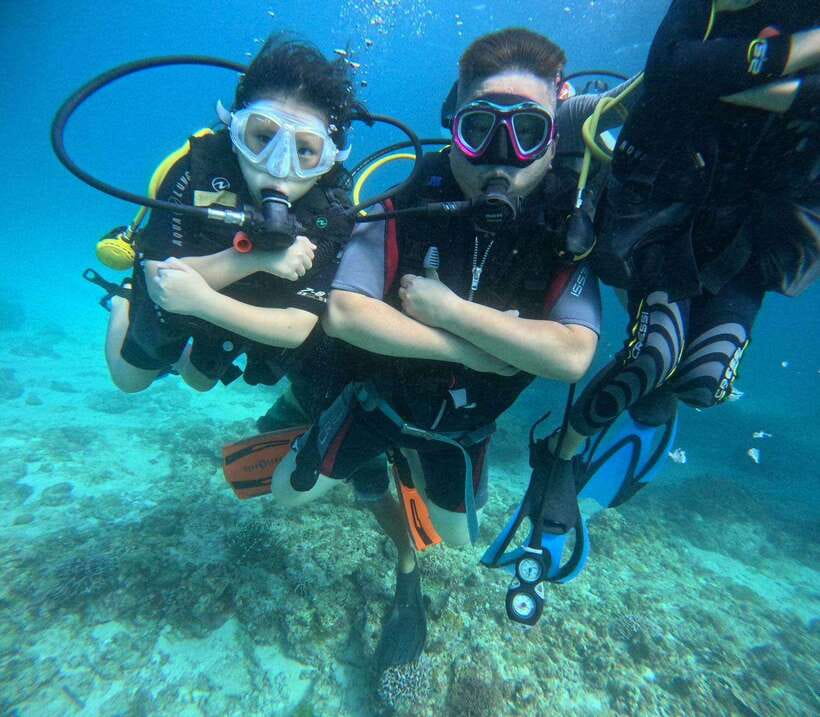 Boracay: Island Hopping with Buffet Lunch & Helmet Diving - Key points at a glance