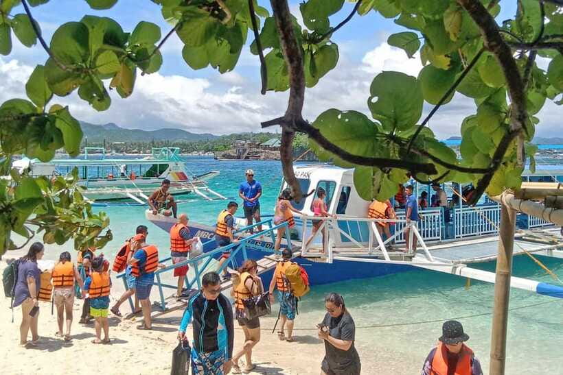 Boracay: Island Hopping with Crystal Kayak & Helmet Diving - Practical details before you reserve