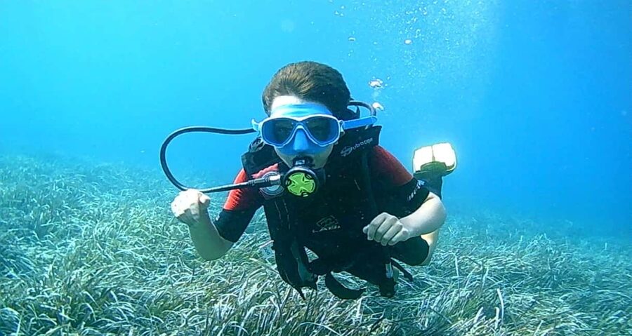 Brindisi: Underwater scuba diving - The briefing gives beginners a proper start