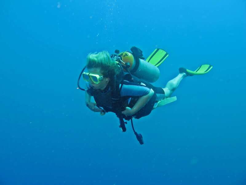 Cabo San Lucas: Beginners Diving Experience w/ Water & Snack - Meeting At The Cabo Marina Area
