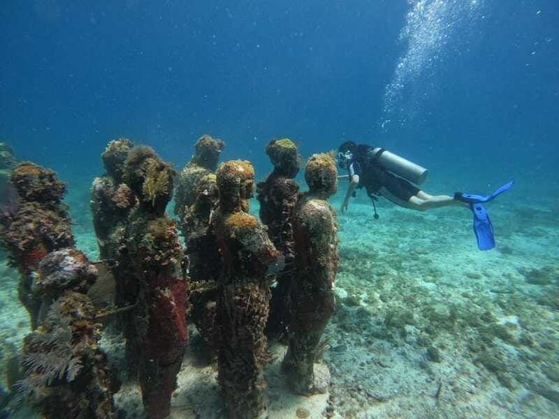 Cancun: Musa Underwater Museum & Reef Discover Scuba Diving - MUSA: art at a maximum depth of 33 feet