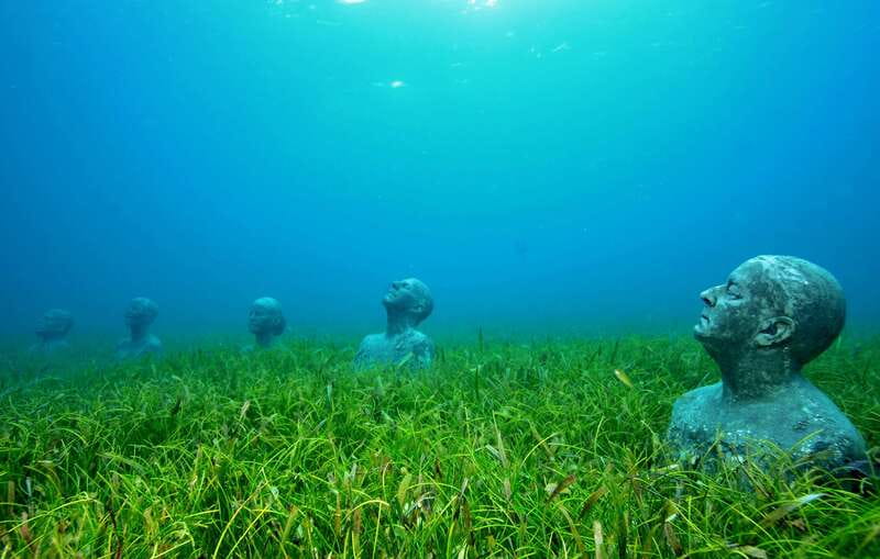 Cancún: Underwater Museum & Reef for Certified Scuba Divers - First session: MUSA at about 30 feet
