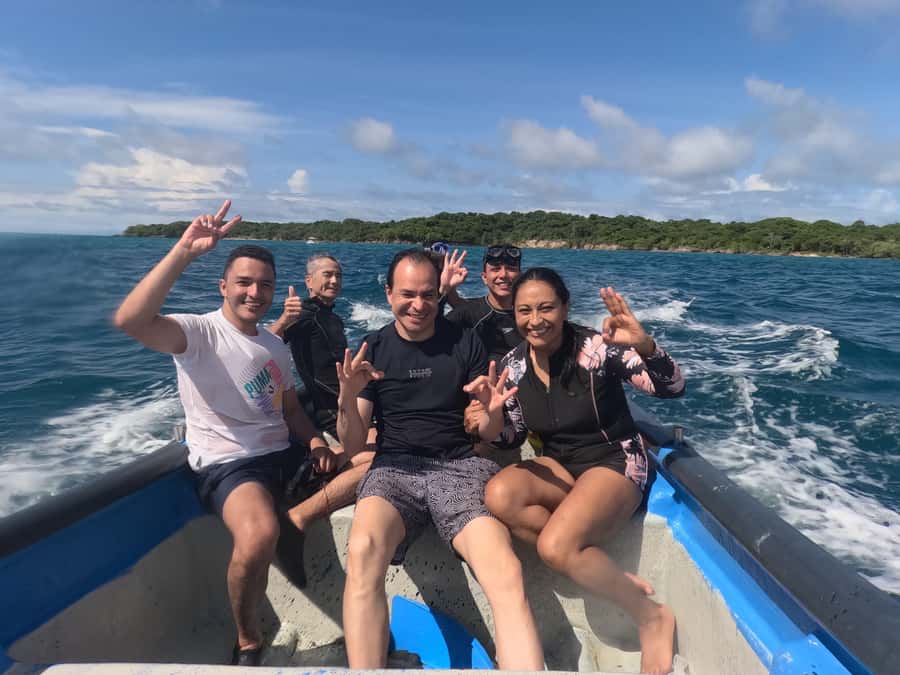 Cartagena: Scuba Diving Day Trip at Playa Blanca with Lunch - From Cartagena to Barú Island by bus
