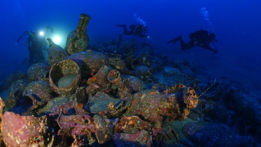 Catania : Diving for patented divers - Is $71 a fair price?