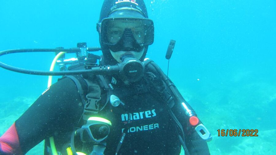 Catania: Gulf Scuba Diving Tour with Marine Biologist - Learning the equipment before entering the water