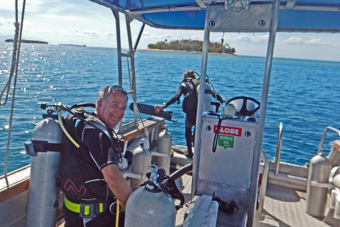 Certified Scuba Diving with Whitetip Marine Adventures team - Getting ready with a small Whitetip crew
