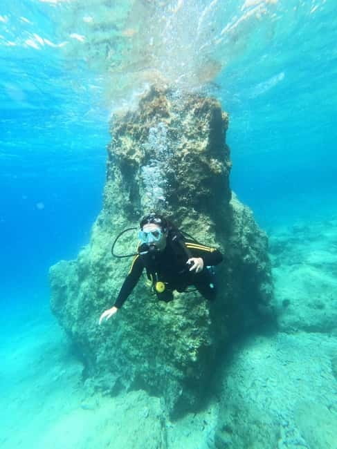 Chania :Scuba Diving for Beginners-Boat Dive - Meeting the instructor and choosing your gear