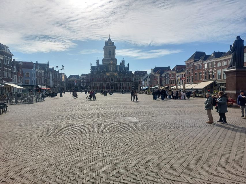 Delft: Dive into the Golden Age on a Private Walking Tour - The churches, canals, and old center