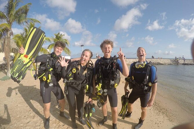 Discover Diving in Curaçao with Transportation Included - Who will enjoy this most