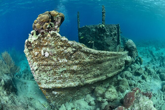 Discover Scuba Dive in Curacao - The short theory lesson makes the water time easier