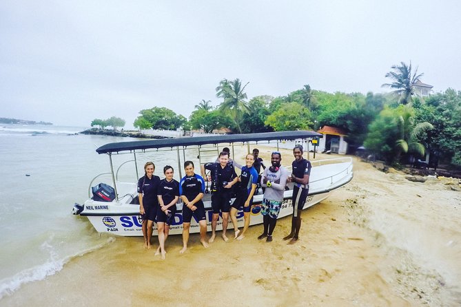 Discover SCUBA Diving in Beautiful Unawatuna Bay - Learning in the 1-meter lagoon