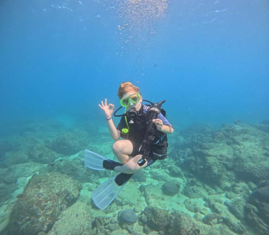 DISCOVER SCUBA DIVING IN LEMORNE with EasydiveMauritius - Boarding the boat for Le Morne’s blue world