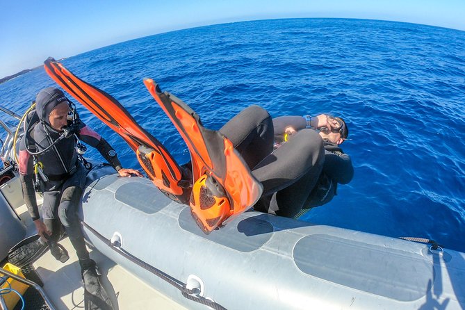 Discover Scuba Diving program: shore + boat dives - Learning the equipment from the beach