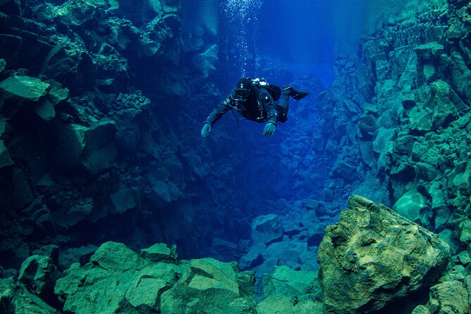 Dive the Divide: Silfra Fissure Scuba Tour | Meet at Thingvellir - What the small group changes