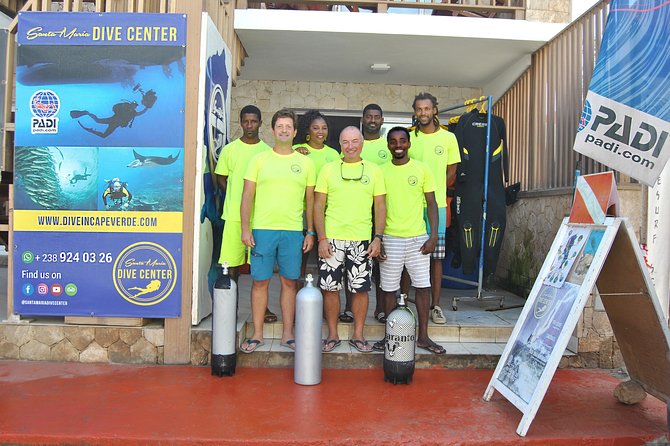 Double Diving in Sal Island - Half Day - Getting ready with a small group