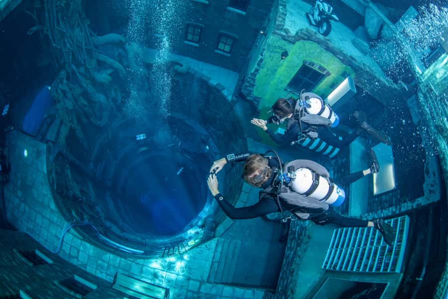 Dubai: Discover Scuba Dive for Beginners at Deep Dive - Why this pool experience is different