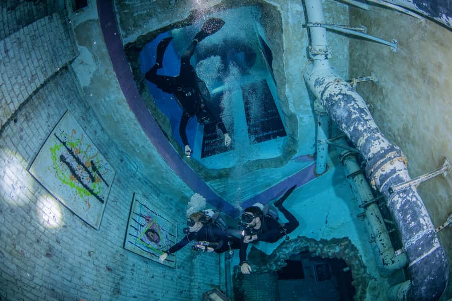 Dubai: Guided Scuba Dive for Certified divers at Deep Dive - Picking the right depth: 10, 18, or 30 meters