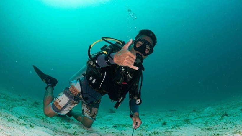 El Nido: Discover Scuba Diving with Manta Rays in Sibaltan - Brunch between the two underwater sessions