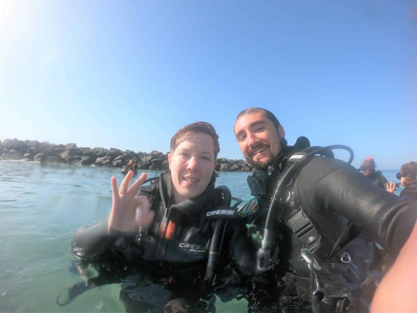 First Experience underwater. Try Scuba Diving - Meeting the Instructor and Getting Oriented