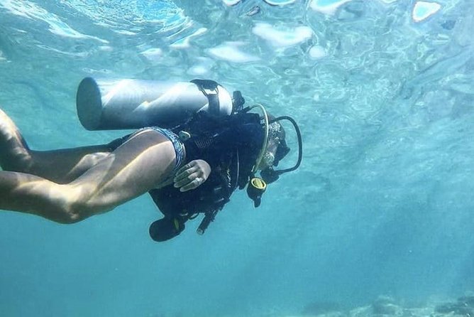 First-Time Scuba Diving in Honolulu + Free Videos - Starting in waist-deep water