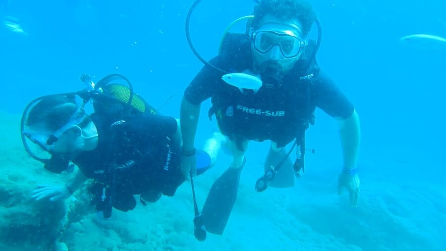 From Side: Guided Scuba Diving in Alanya w/ Lunch & Transfer - Who will enjoy this most?