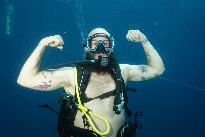 Full Day Private Scuba Diving in Espiritu Santo Island - What the two scuba sessions mean in practice