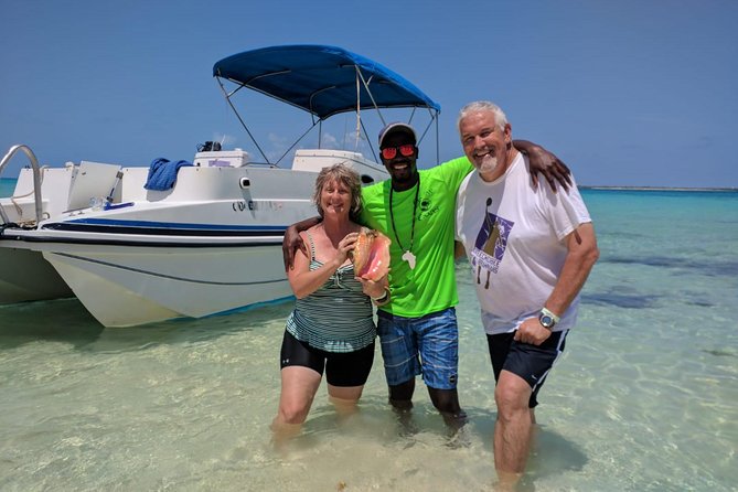 Gibbs Cay Stingray and Conch Dive Adventure - Meeting the southern stingrays at Gibbs Cay