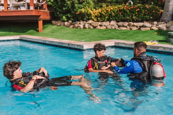 Half-Day Aruba Intro Diving Course for Beginners - The boat facilities and practical comfort