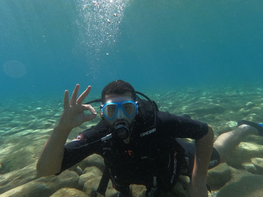 Heraklion: Beginner's intro dive w/2 Dives with transfer. - The first lesson: 30 minutes with an SSI instructor