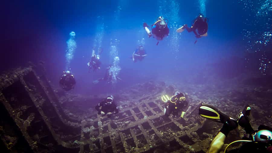 Hurghada: 1, 2, 3, 4, or, 5-Day Scuba Diving Package - The boat is the main question mark