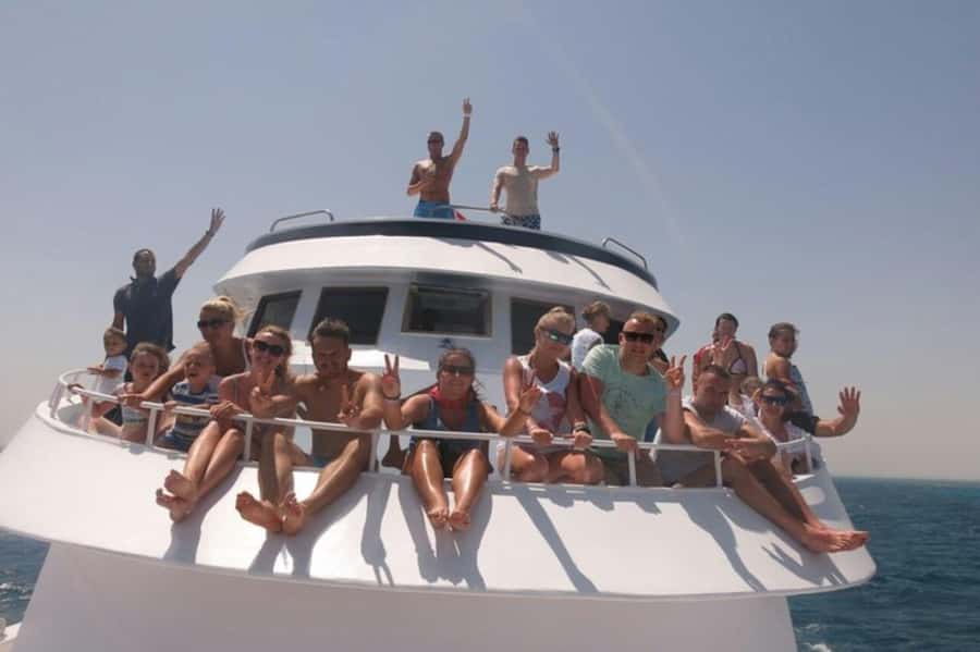 Hurghada: Full-Day Scuba Diving Tour with 2 Sites and Lunch - The second site gives the day more substance