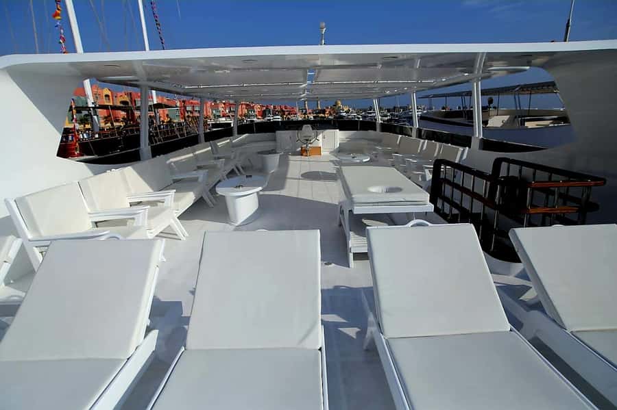 Hurghada: Luxury Orange Bay w/Snorkeling, Massage and Diving - Massage, banana boats, and time to slow down