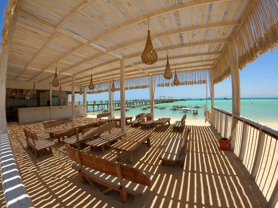 Hurghada: Snorkeling 6 x 1 to Orange Bay w Diving & Massage - The crew and the small details that make the day work