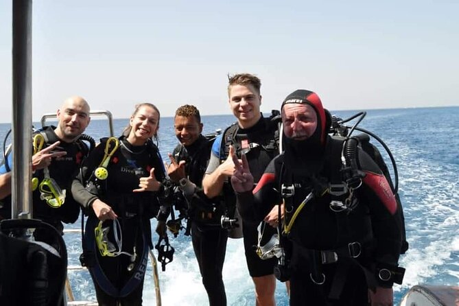 Intro Diving 2 Stops For Beginners with Pick-up and Lunch - Hurghada - The break between sessions and the second attempt