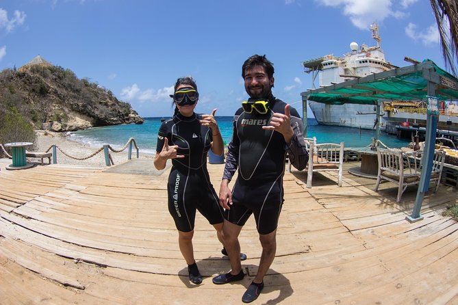 Introduction Shore Dive with Scubaçao (1 dive) - Moving from instruction to the Curaçao reef