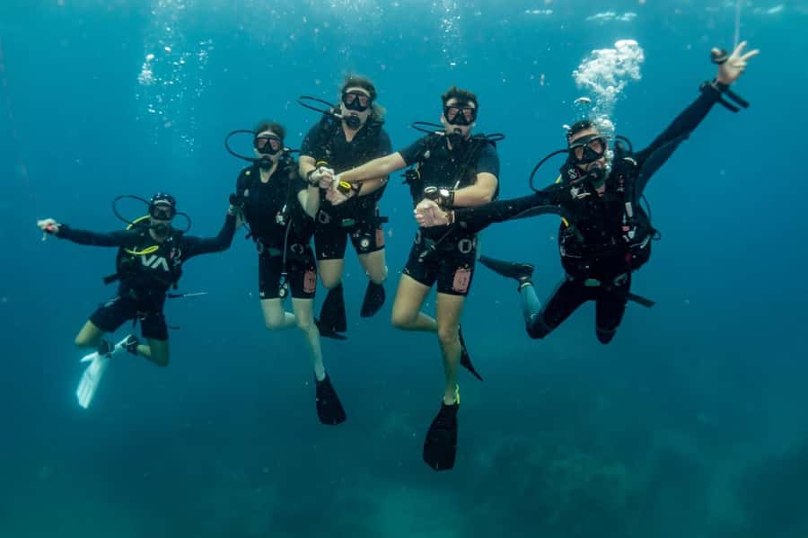 Ko Tao: Open Water Scuba Diving 4-Day Course - The instructors are the heart of the experience