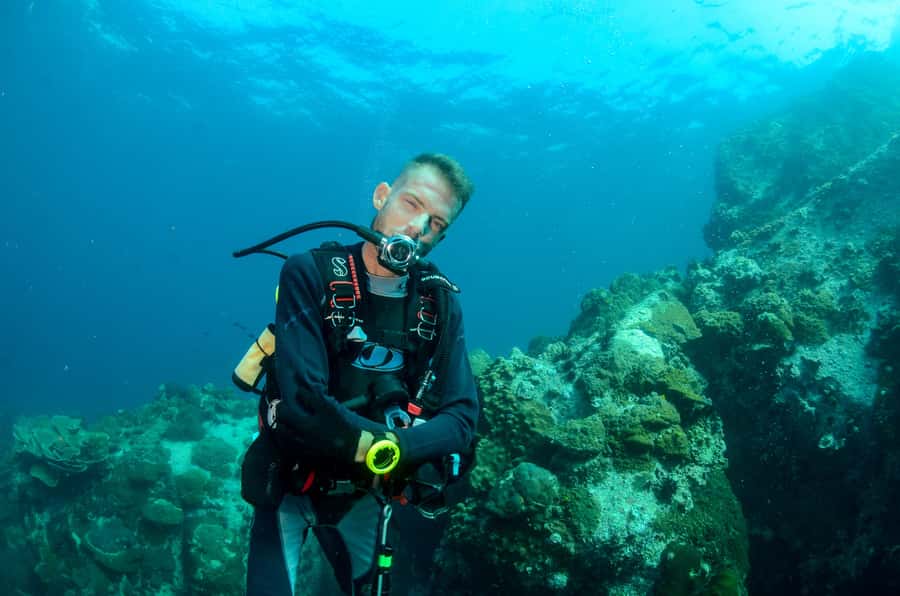 Koh Chang: 1-Day Dive Trip to Top Underwater Sites - Relaxing between sessions on a spacious boat