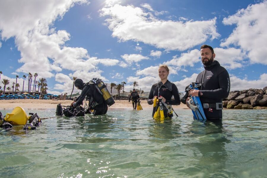 Lanzarote: Beginner Scuba Diving from the Beach - Artur’s photos can turn the morning into a keepsake