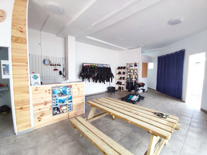 Lanzarote: Intro to Diving Experience for Beginners - Photos, videos, equipment, and the $87 price