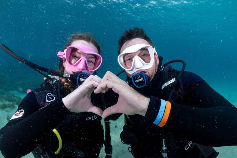 Lanzarote: Scuba Diving for Beginners with 2 Dives - First session: getting comfortable at 5 meters